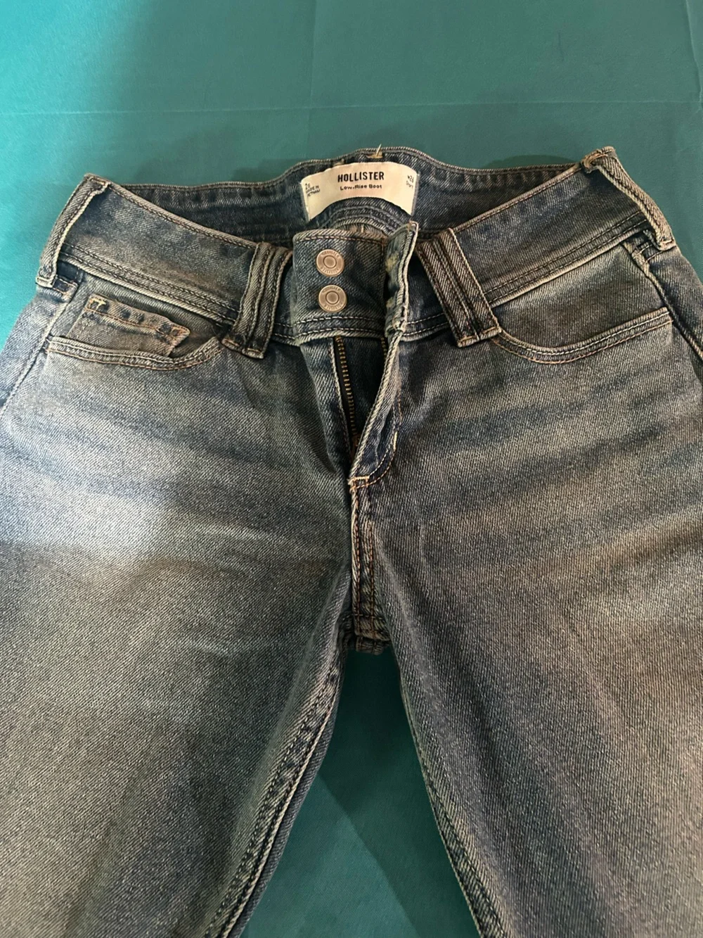 Hollister Medium Blue Washed Denim Jeans 26 SHORT